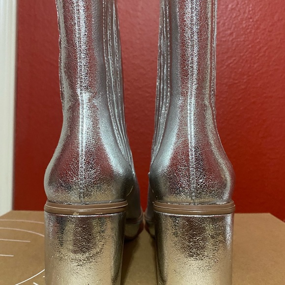 URBAN OUTFITTERS Silver Metallic AVA Square Toe Platform Chelsea Ankle Boots 7 - Picture 6 of 16